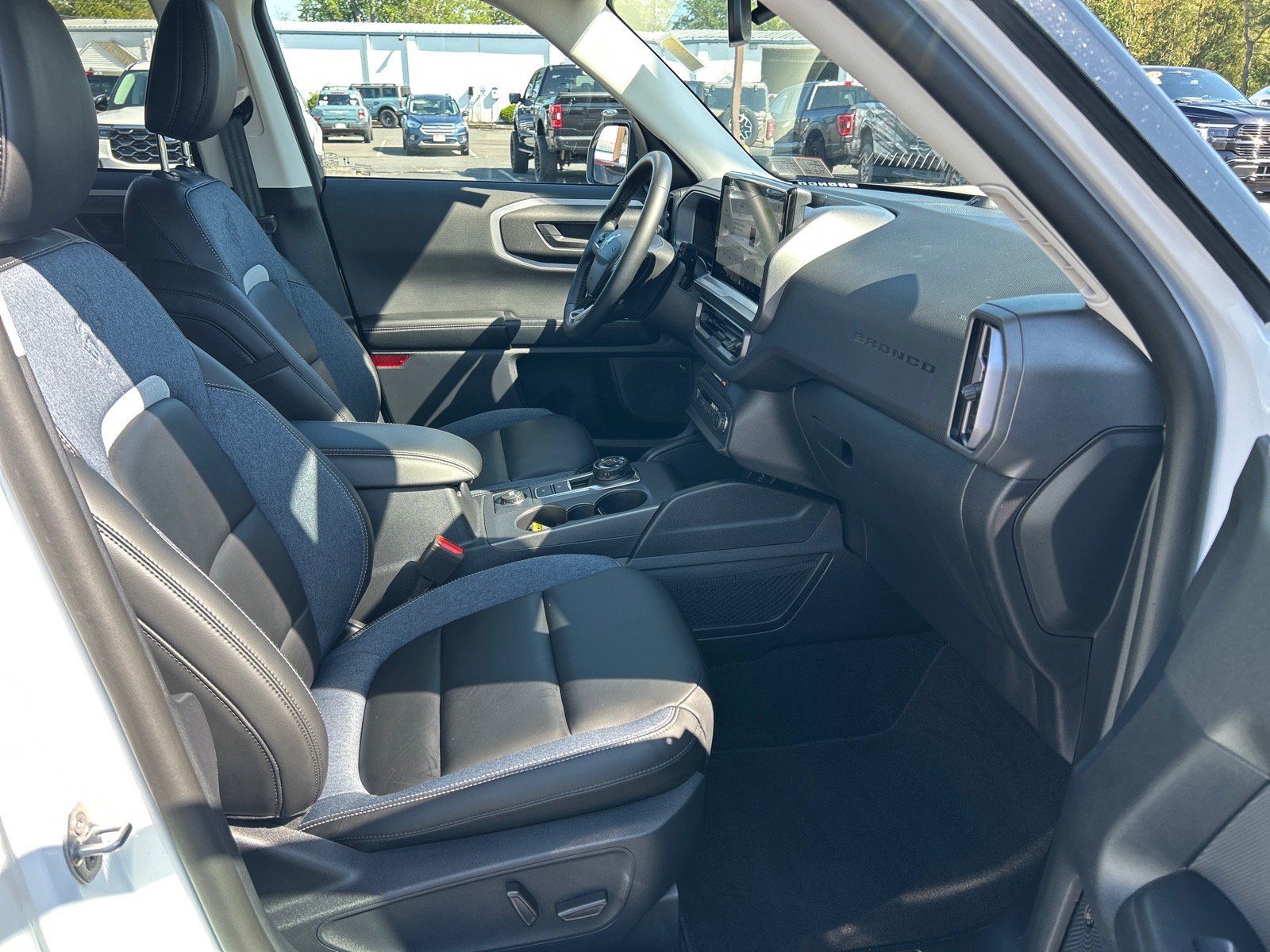 Certified 2025 Ford Bronco Sport Outer Banks w/ Outer Banks Tech Package+ AWD/4WD image 16