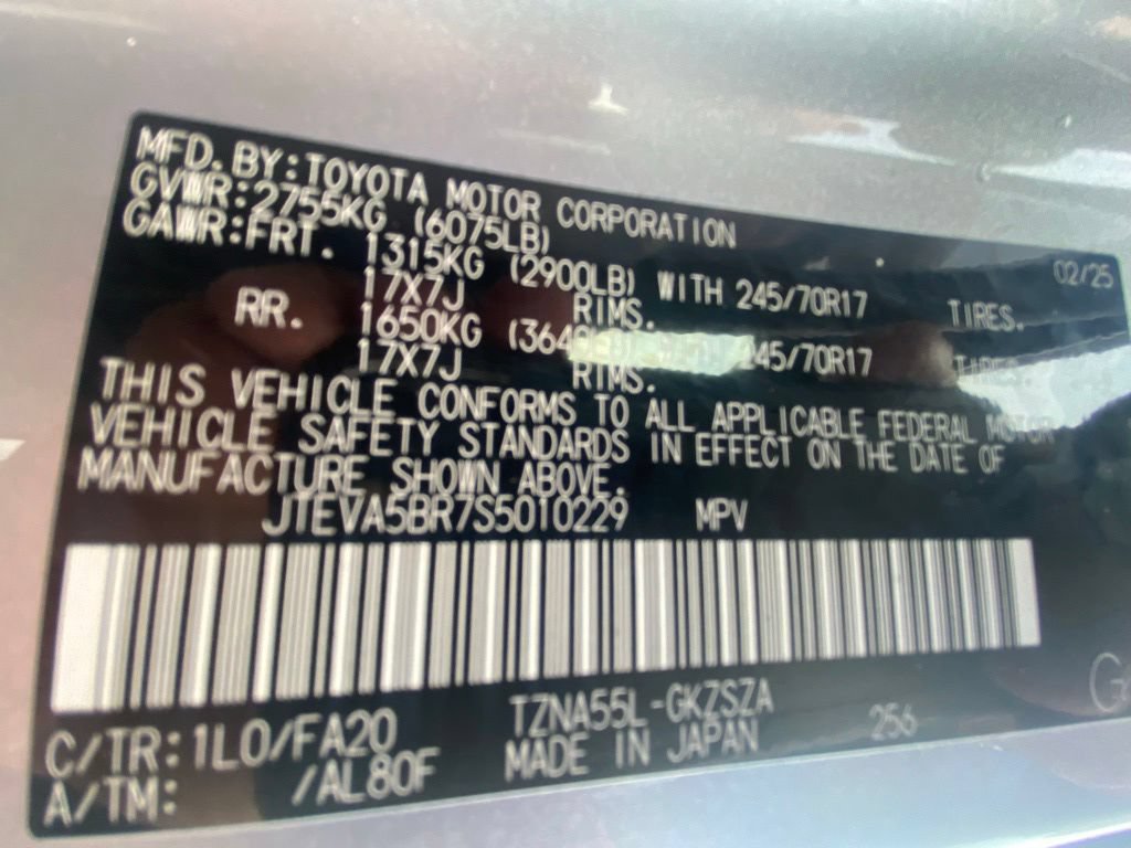 Used 2025 Toyota 4Runner SR5 AWD/4WD image 31