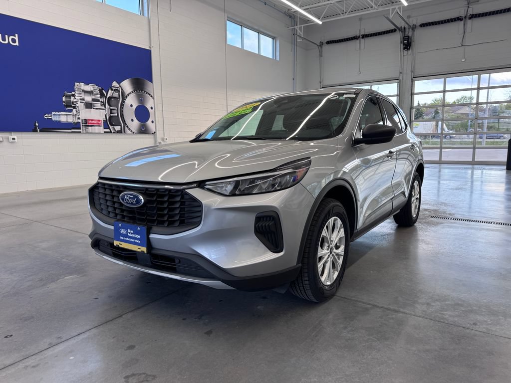Certified 2024 Ford Escape Active AWD/4WD image 2