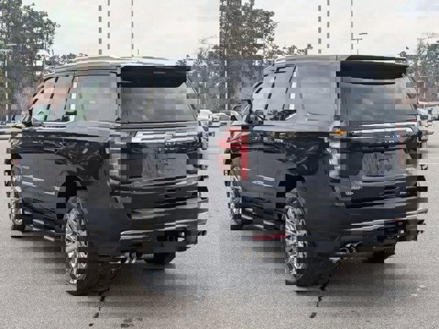 Used 2021 Chevrolet Tahoe Premier w/ Premium Package image 3