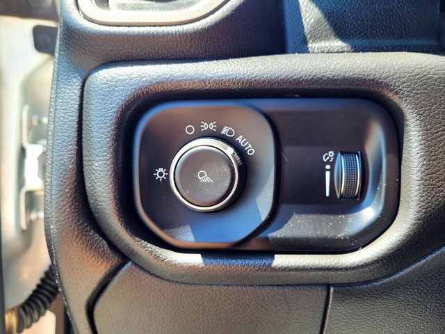 Used 2022 RAM 2500 Tradesman w/ Chrome Appearance Group AWD/4WD image 14