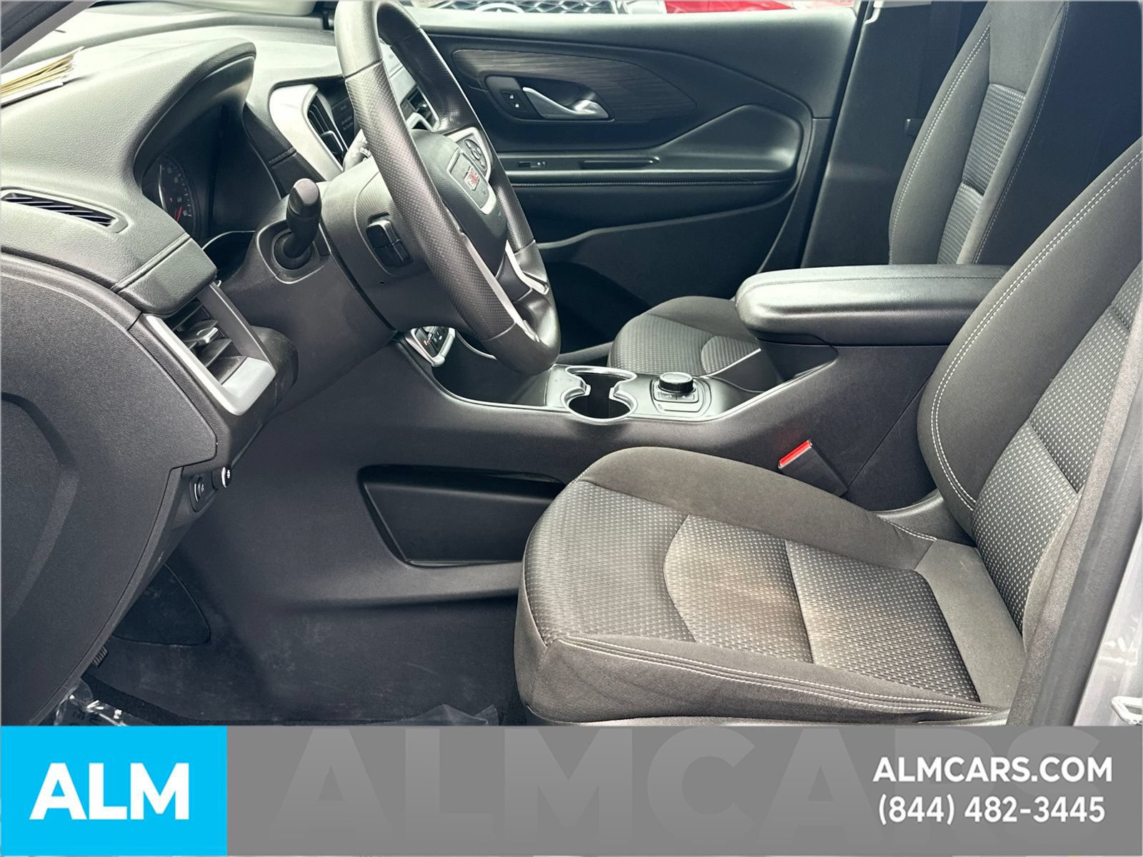 Used 2024 GMC Terrain SLE FWD image 10