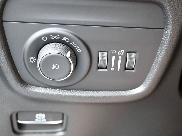 Used 2025 Jeep Grand Cherokee L Limited AWD/4WD image 24