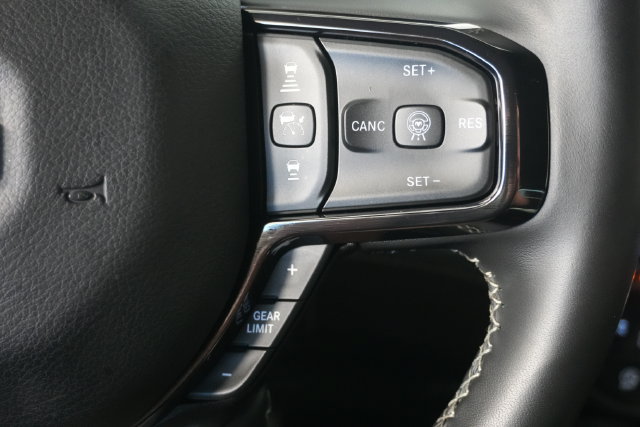Used 2025 RAM 1500 Limited AWD/4WD image 17