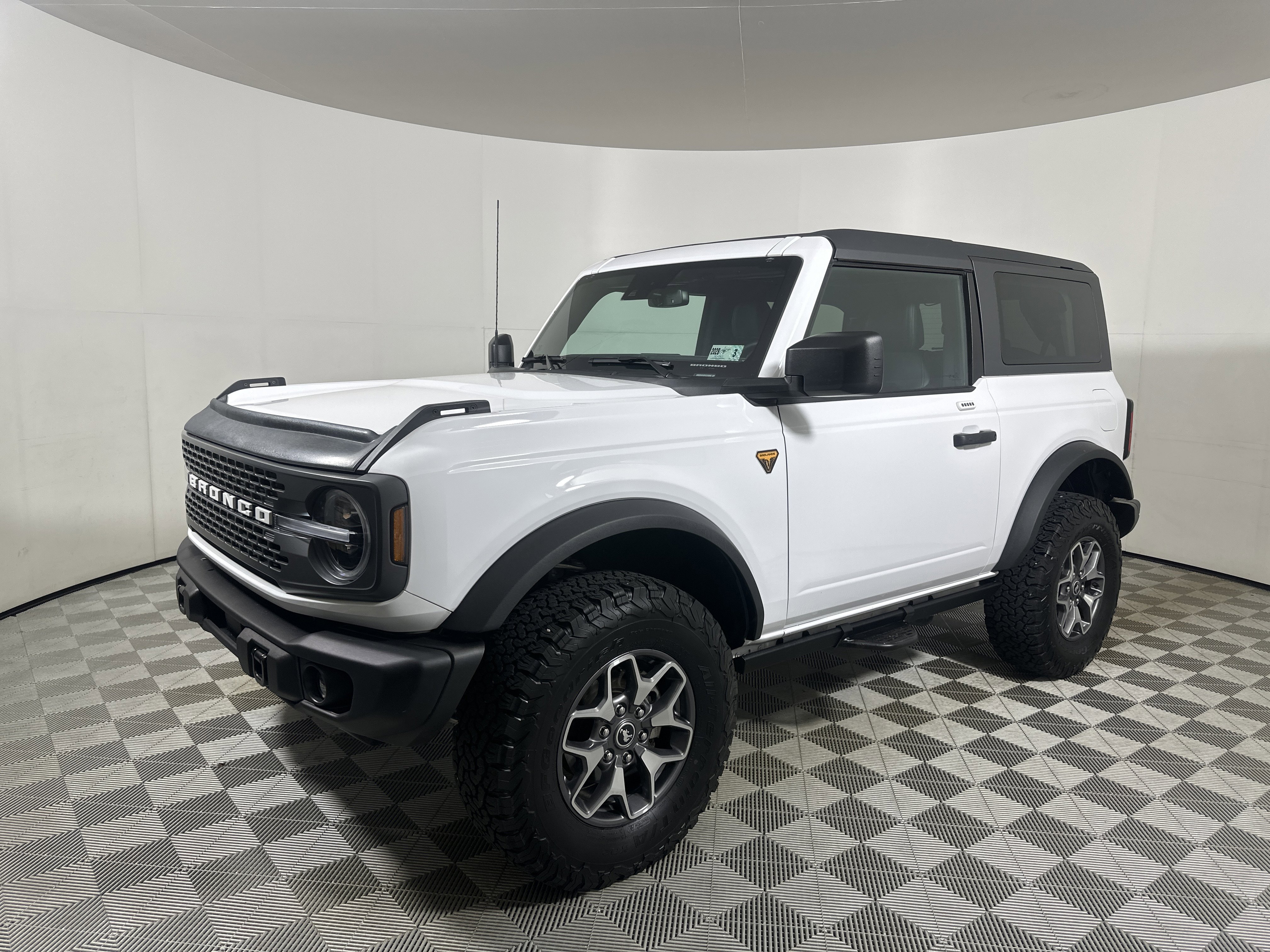 Certified 2023 Ford Bronco Badlands AWD/4WD image 3