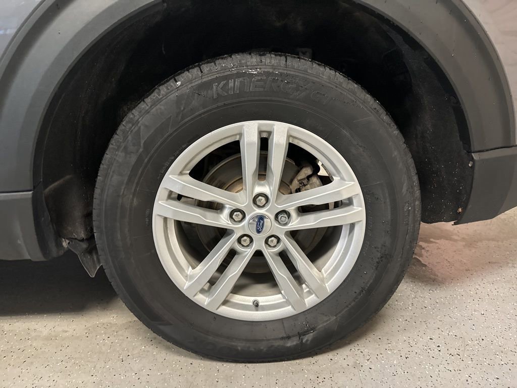 Certified 2022 Ford Explorer XLT w/ Equipment Group 202A image 43