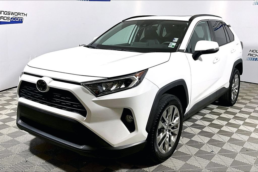 Used 2020 Toyota RAV4 XLE Premium FWD image 1