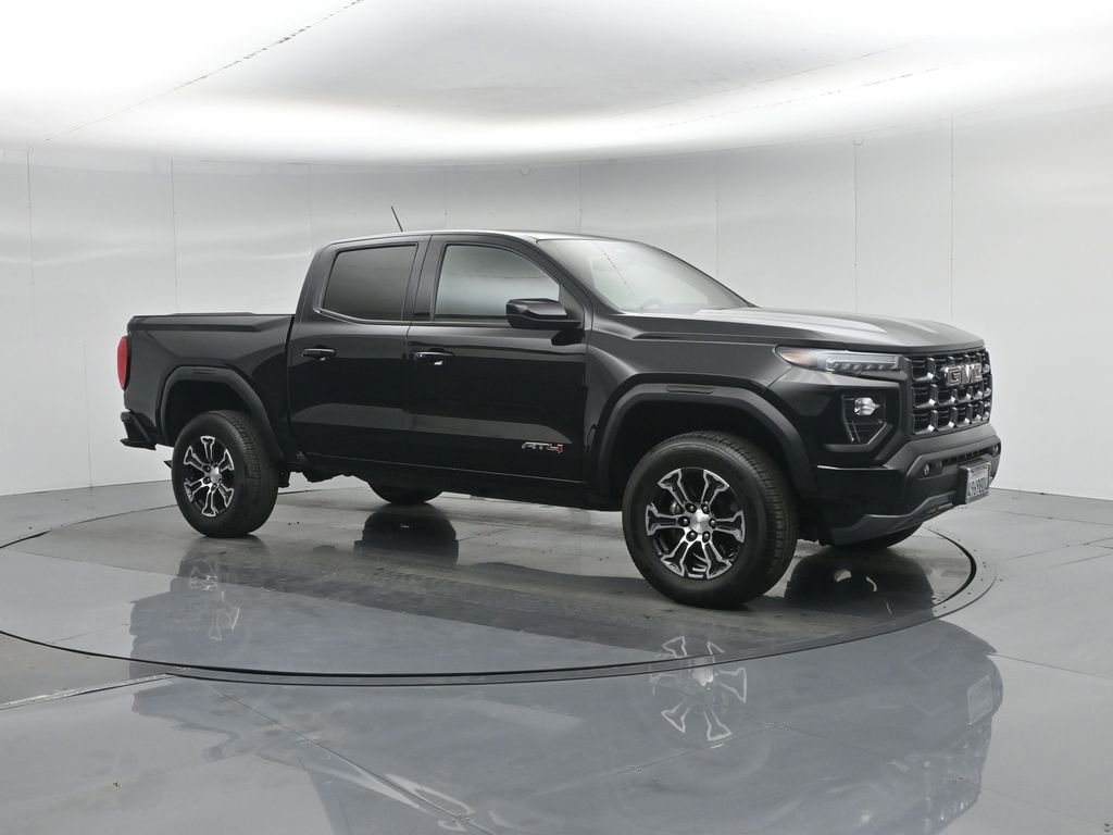 Used 2023 GMC Canyon AT4 image 7