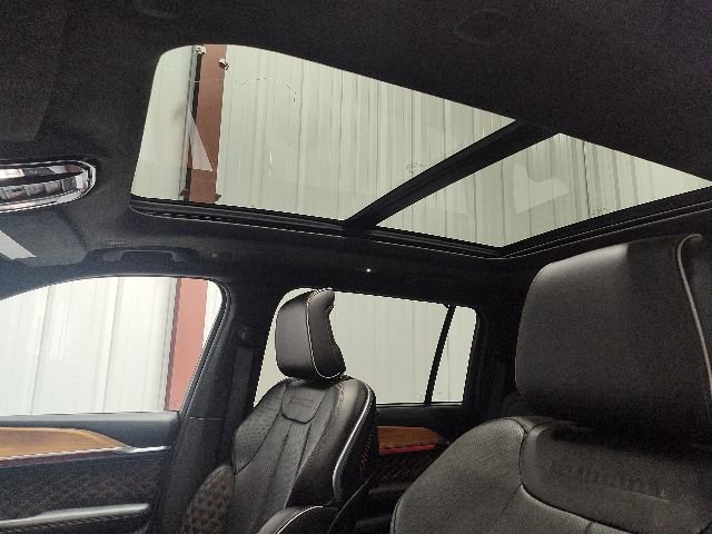 Used 2023 Jeep Grand Cherokee L Summit AWD/4WD image 12