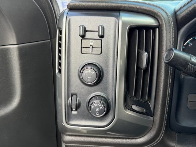 Used 2018 Chevrolet Silverado 1500 LTZ w/ LTZ Plus Package AWD/4WD image 21