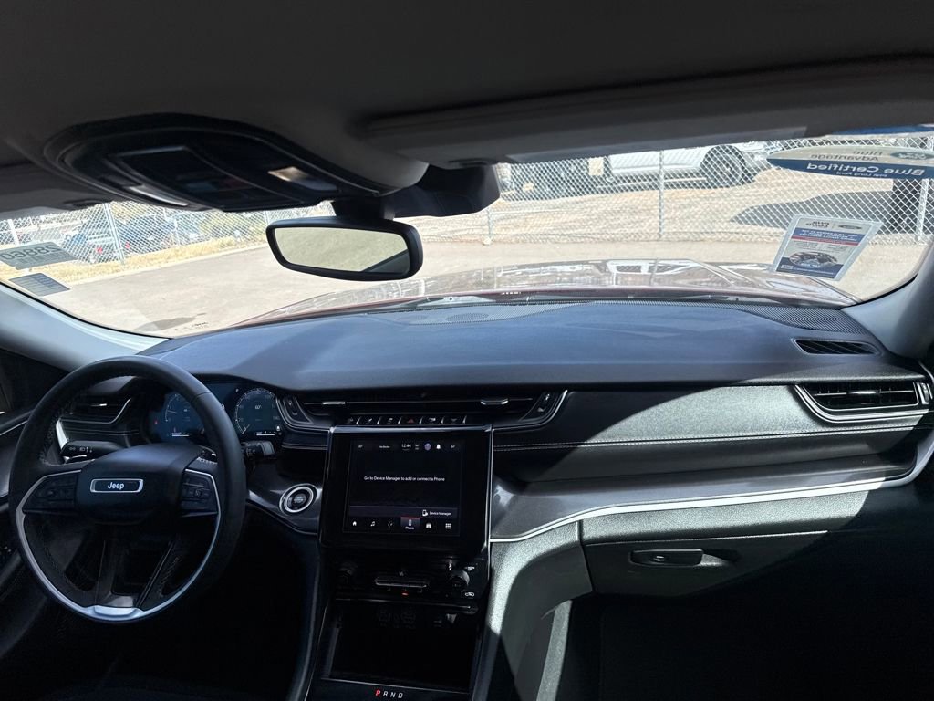 Used 2023 Jeep Grand Cherokee L Laredo image 32