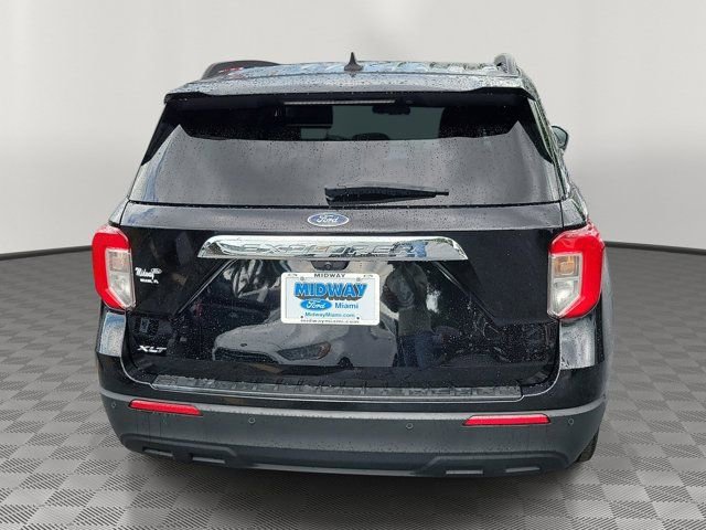 Certified 2023 Ford Explorer XLT RWD image 5