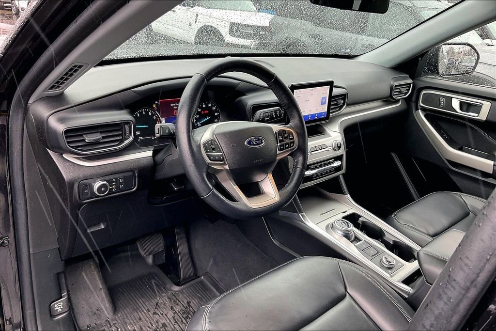 Certified 2022 Ford Explorer XLT w/ Equipment Group 202A image 12