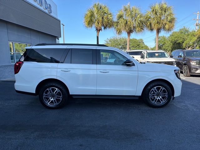 Certified 2025 Ford Expedition Active AWD/4WD image 8