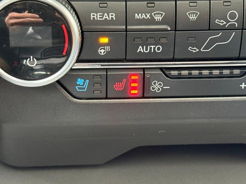 Certified 2019 Ford Expedition Max XLT w/ Equipment Group 202A image 20