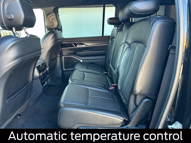 Used 2024 Jeep Wagoneer L Series II w/ Flexible Seating Group RWD image 25