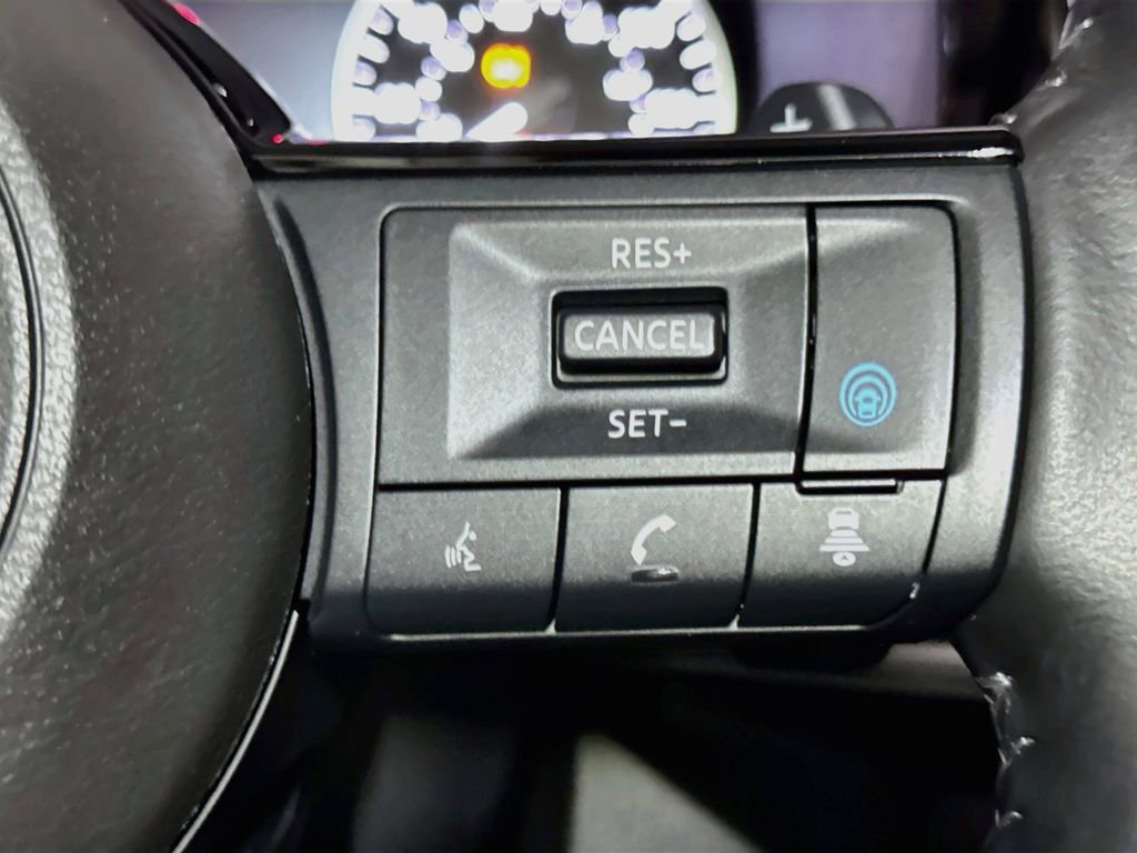 Used 2023 Nissan Pathfinder SL AWD/4WD image 34