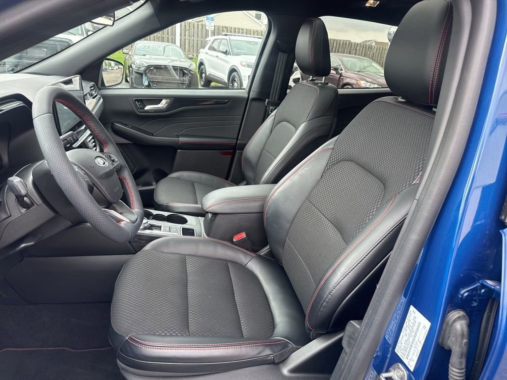 Certified 2023 Ford Escape ST-Line w/ Tech Pack #1 image 3