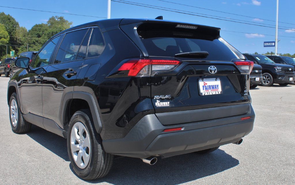 Used 2025 Toyota RAV4 LE AWD/4WD image 9