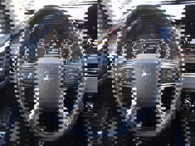 Used 2024 Mitsubishi Outlander SE AWD/4WD image 15