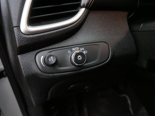 Used 2018 Chevrolet Trax LT w/ Sun & Sound Package image 14