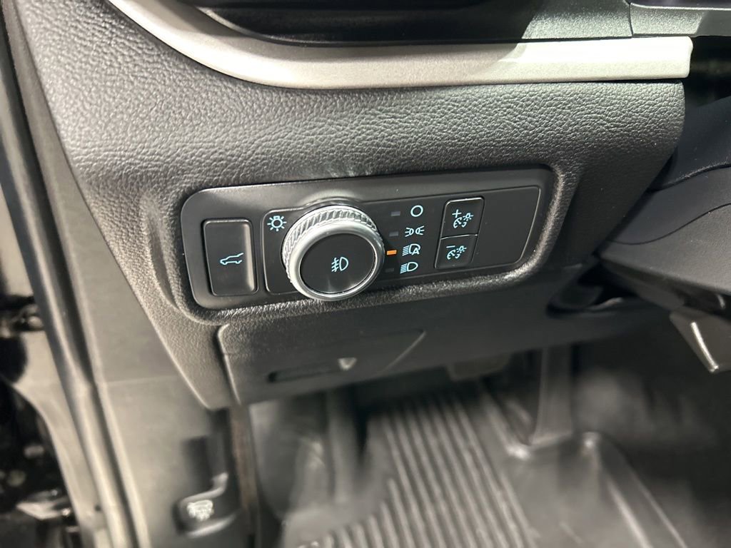 Certified 2022 Ford Explorer XLT w/ Equipment Group 202A AWD/4WD image 14