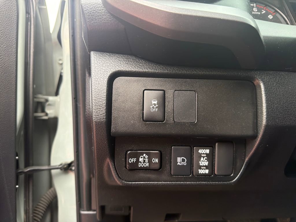 Used 2023 Toyota Tacoma TRD Sport w/ TRD Premium Sport Package AWD/4WD image 13