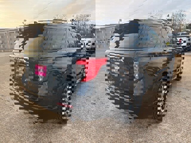 Certified 2022 Ford Explorer Limited w/ Equipment Group 301A image 2