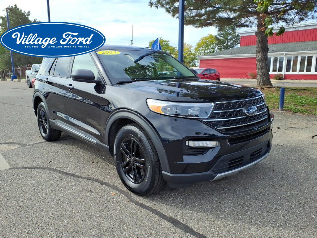 Certified 2023 Ford Explorer XLT w/ Equipment Group 202A AWD/4WD image 4