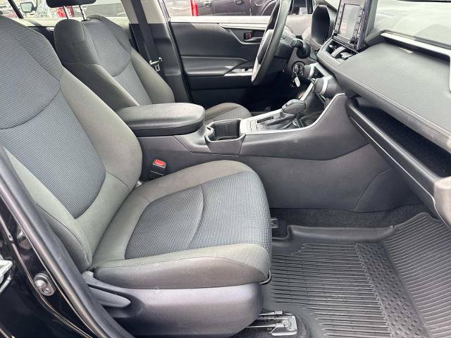 Used 2022 Toyota RAV4 LE FWD image 11