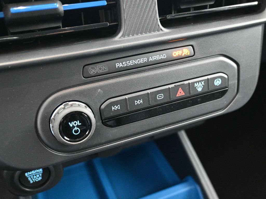 Certified 2025 Ford Maverick XLT w/ XLT Luxury Package image 17