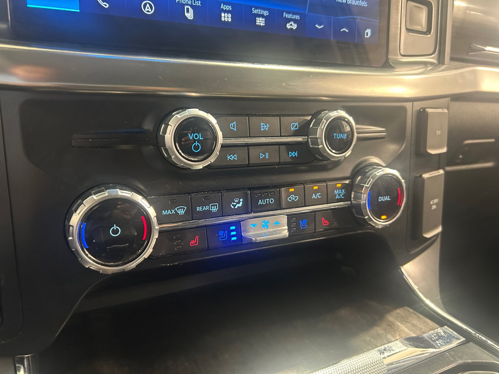 Certified 2023 Ford F150 Lariat w/ Equipment Group 502A High AWD/4WD image 19