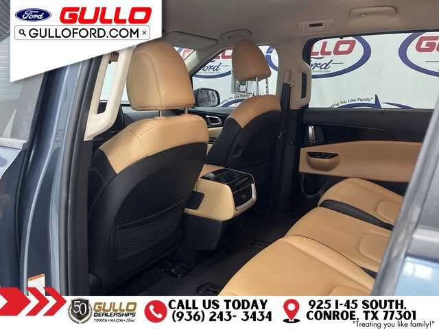 Used 2024 Kia Carnival EX FWD image 16