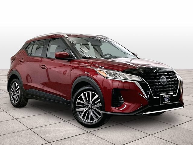 Used 2023 Nissan Kicks SV FWD image 2