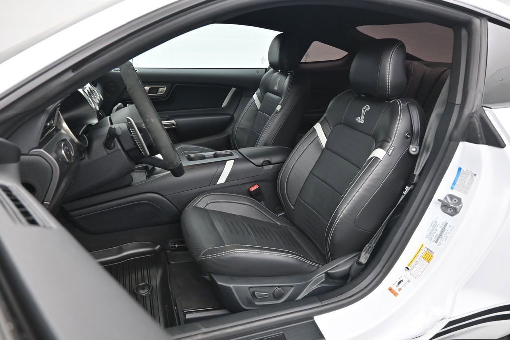 Certified 2022 Ford Mustang Shelby GT500 w/ Technology Package RWD image 12
