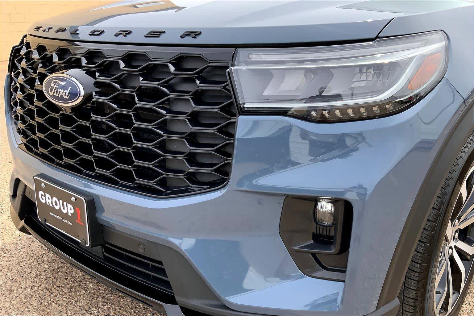 Certified 2025 Ford Explorer ST-Line w/ Premium Package RWD image 30