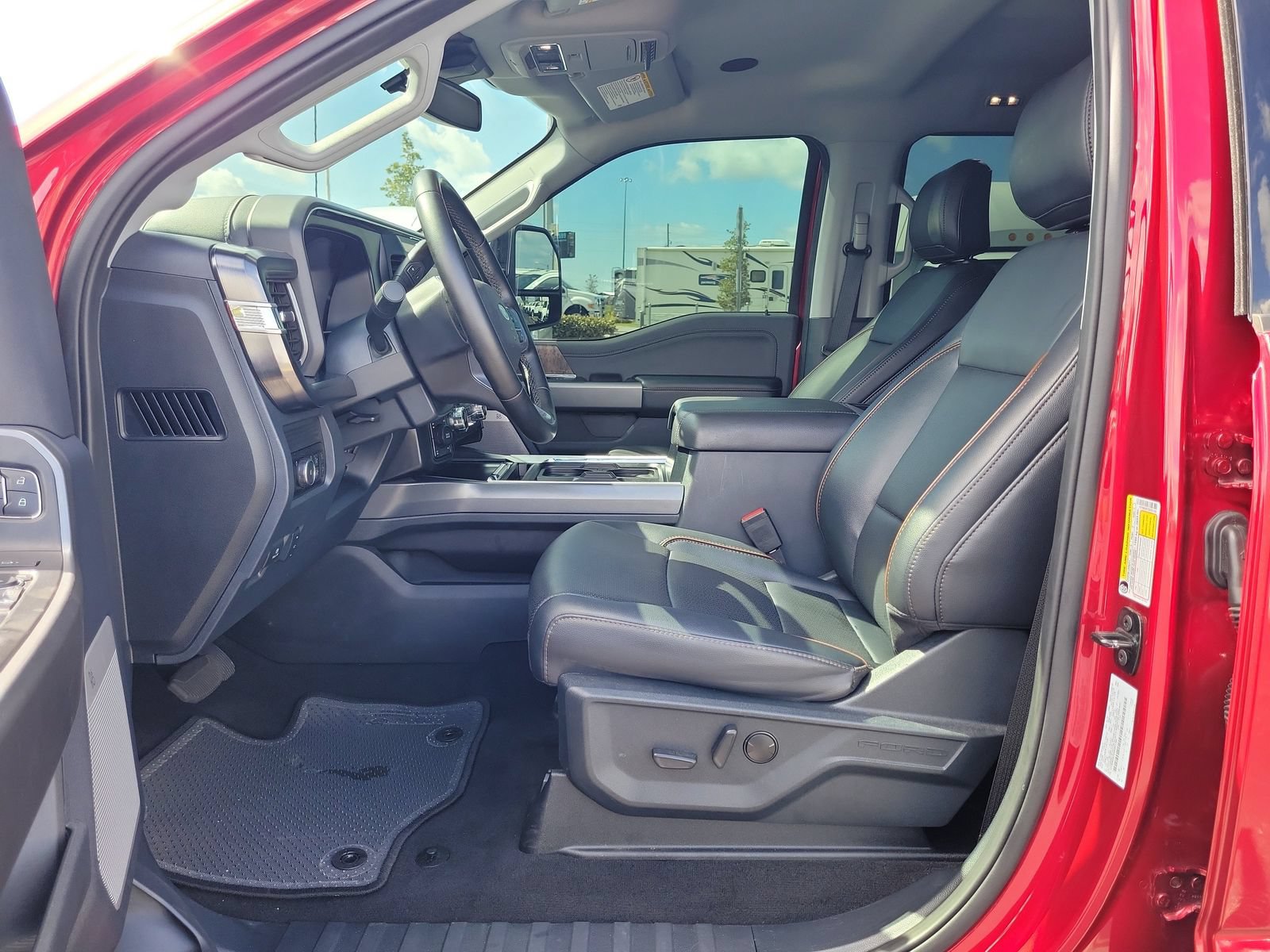 Certified 2025 Ford F250 Lariat w/ Lariat Ultimate Package AWD/4WD image 16