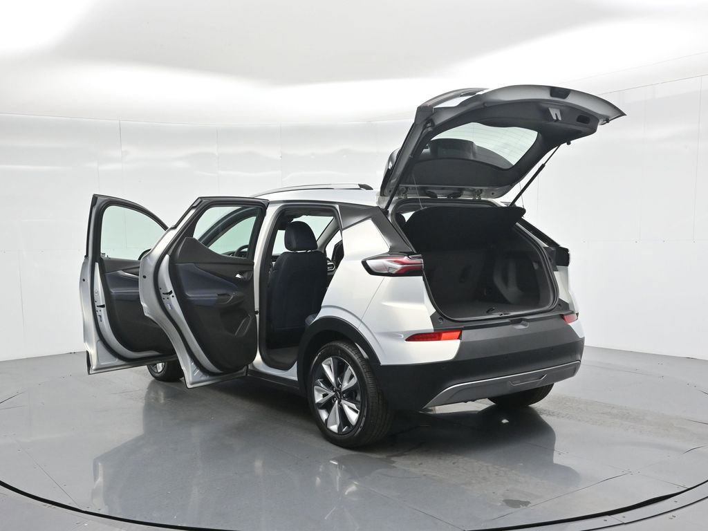 Used 2022 Chevrolet Bolt EUV LT w/ Convenience Package image 55