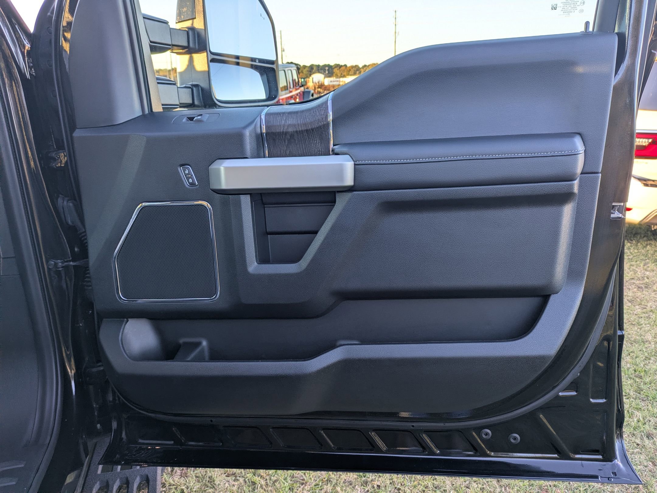 Certified 2020 Ford F250 Lariat w/ Tremor Off-Road Package image 33