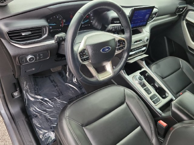 Certified 2022 Ford Explorer XLT w/ Equipment Group 202A RWD image 20