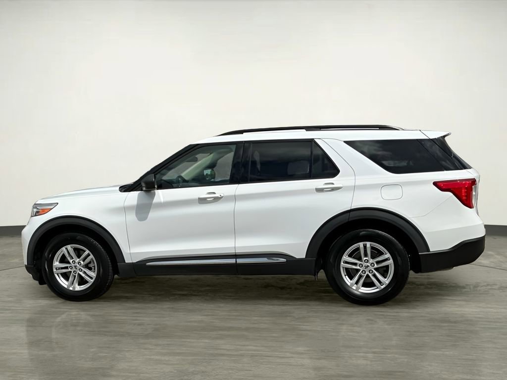 Certified 2020 Ford Explorer XLT image 3