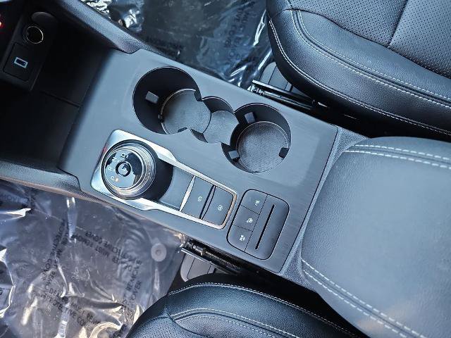 Certified 2020 Ford Escape Titanium AWD/4WD image 24
