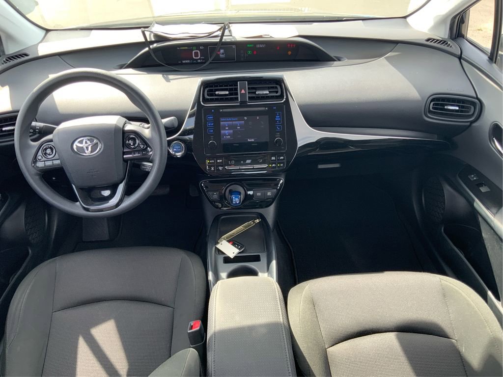 Used 2019 Toyota Prius L Eco w/ Carpet Mat Package image 17