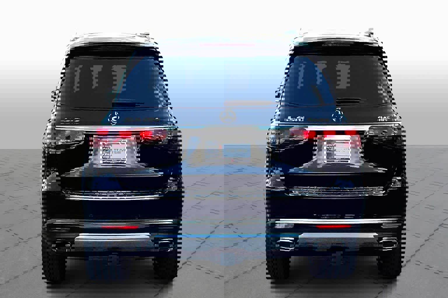 Used 2025 Mercedes-Benz GLS 450 4MATIC image 3