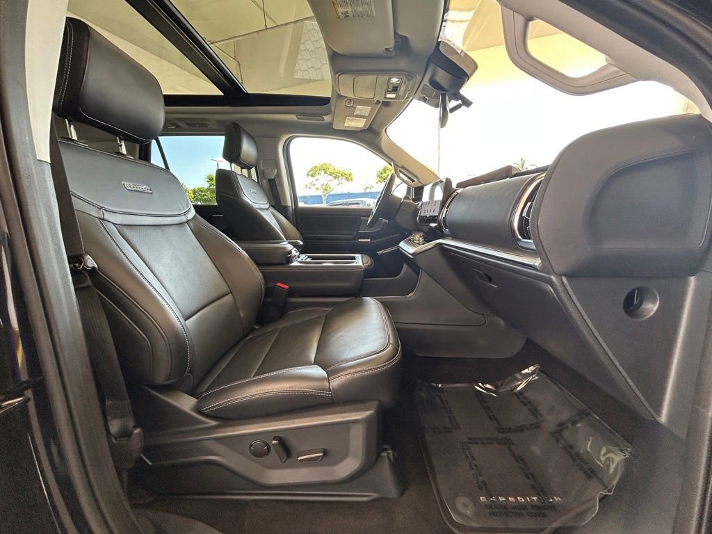 Certified 2025 Ford Expedition Platinum w/ Driver's Package AWD/4WD image 27