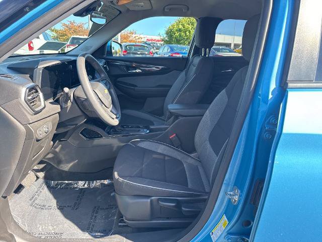 Used 2025 Chevrolet TrailBlazer LT AWD/4WD image 5