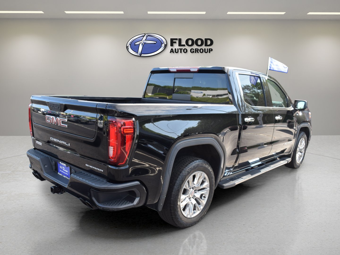 Used 2021 GMC Sierra 1500 Denali w/ Driver Alert Package II AWD/4WD image 3