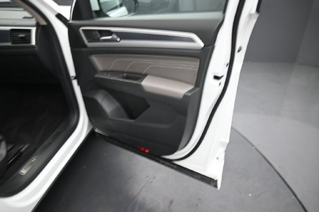 Used 2023 Volkswagen Atlas SEL Premium AWD/4WD image 33
