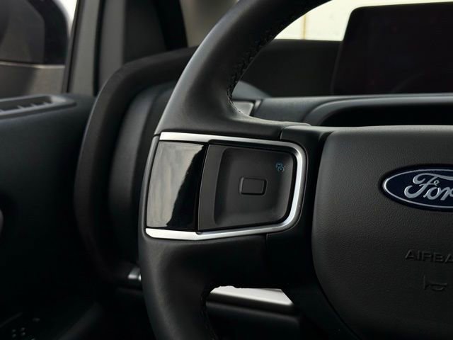 Certified 2025 Ford Expedition Active image 8