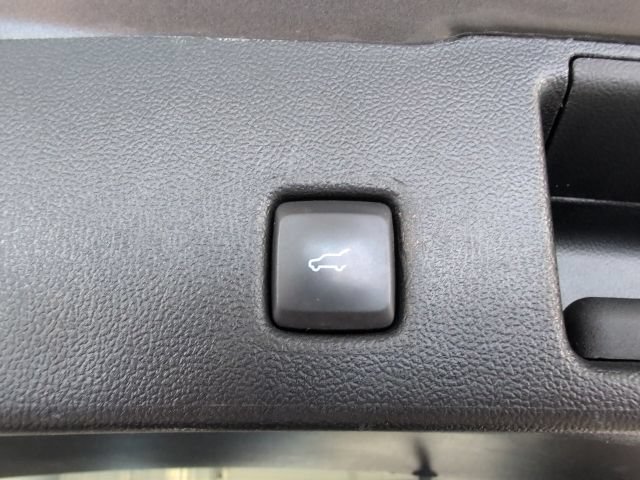Certified 2023 Ford Escape Platinum AWD/4WD image 32